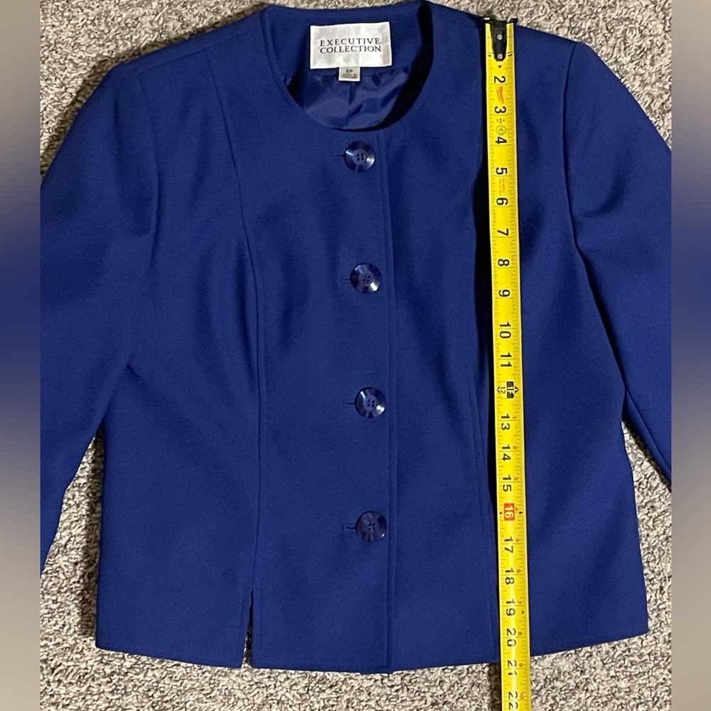 NEW Executive Collection Suit - Picture 5 of 16